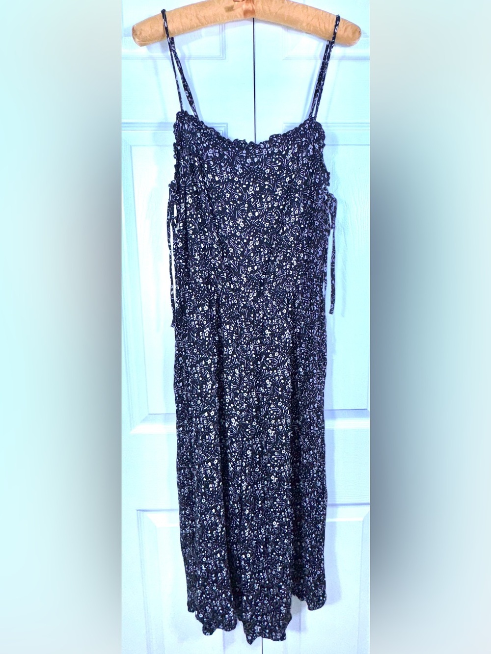 American Eagle Floral Wide Leg Capri Jumpsuit Tie Side M EUC